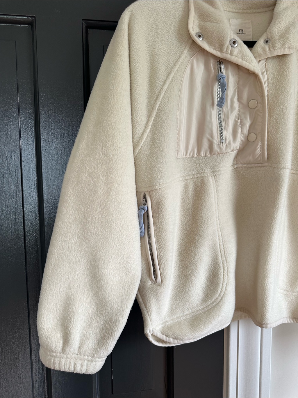 Thread & Supply Womens Solid Polar Fleece Jacket, Cream, Size Medium — image 5 of 8